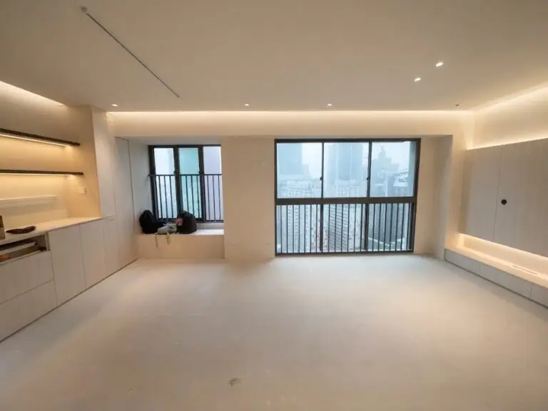 Pinnacle@Duxton HDB living room with false ceiling and concealed cove lighting
